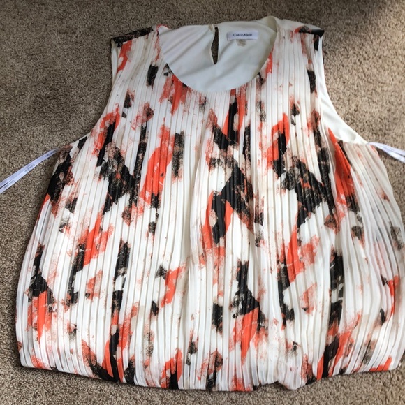 Blousy Calvin Klein top with pleats in front. - Picture 1 of 4